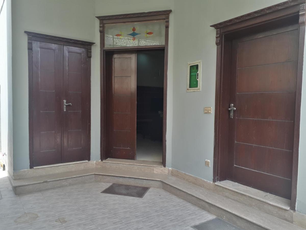 Fully Serviced Holiday Home Near Lahore Ring Road Екстериор снимка