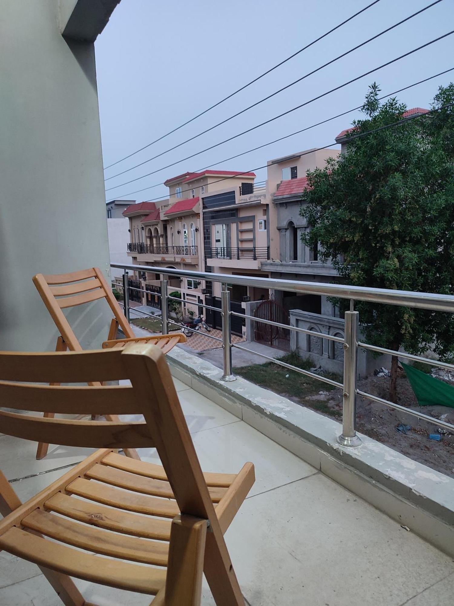 Fully Serviced Holiday Home Near Lahore Ring Road Екстериор снимка